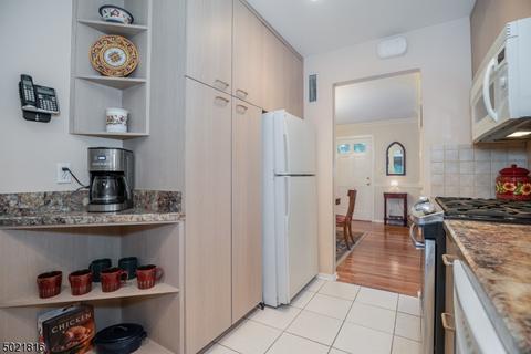 317 South Dr, Paramus, NJ 07652 photo 8