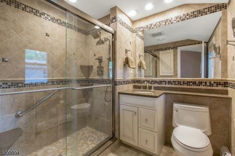 219 Homestead Rd, Paramus, NJ 07652 photo 17
