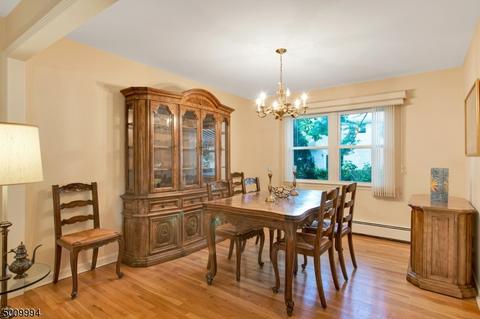 219 Homestead Rd, Paramus, NJ 07652 photo 8