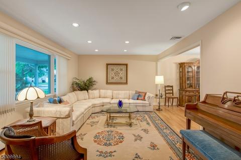 219 Homestead Rd, Paramus, NJ 07652 photo 5