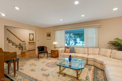 219 Homestead Rd, Paramus, NJ 07652 photo 7