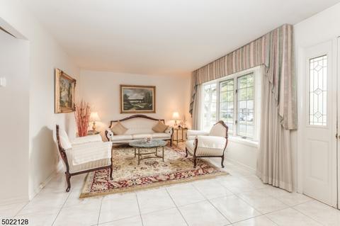 32 Michael Dr, Wayne, NJ 07470 photo 3