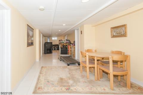 32 Michael Dr, Wayne, NJ 07470 photo 21