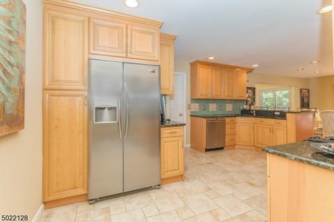 32 Michael Dr, Wayne, NJ 07470 photo 8