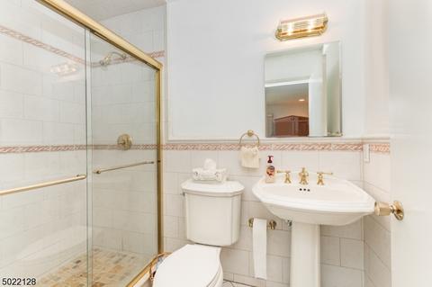 32 Michael Dr, Wayne, NJ 07470 photo 14