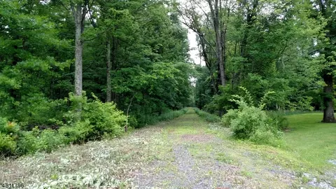 181 Old Croton Rd, Raritan Twp, NJ 08822