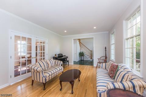 7 Ursula Ct, Mendham, NJ 07945 photo 4