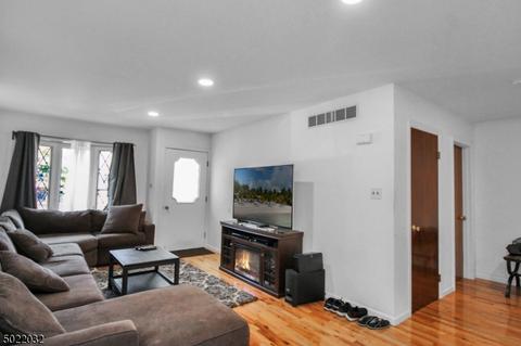 14 N Main St, Hackettstown, NJ 07840 photo 3