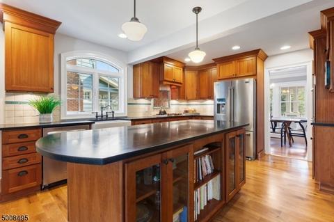 27 Columbus Ave, Montclair, NJ 07042 photo 8