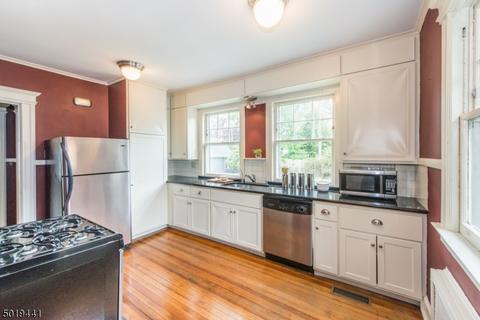 35 Godfrey Rd, Montclair, NJ 07043 photo 11