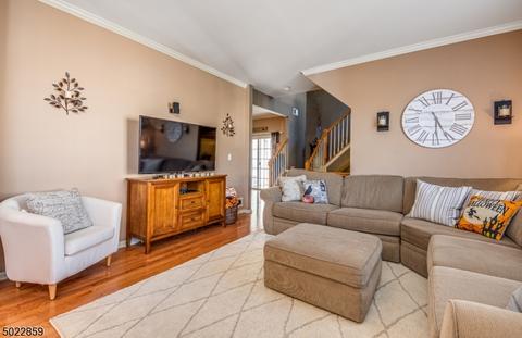 31 Brock Ln, Hackettstown, NJ 07840 photo 3