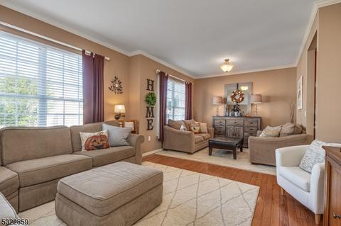 31 Brock Ln, Hackettstown, NJ 07840 photo 2