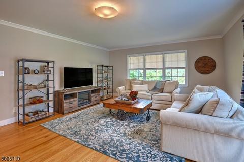 18 Cherry Ln, Mendham, NJ 07945 photo 9