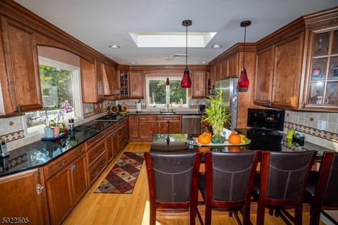 34 Whittaker Ct, Wayne, NJ 07470 photo 3
