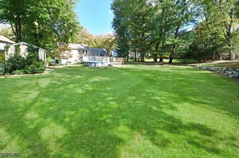 310 Spencer Pl, Paramus, NJ 07652 photo 3