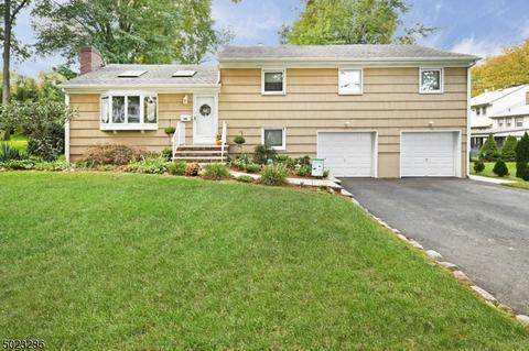 310 Spencer Pl, Paramus, NJ 07652 photo 1