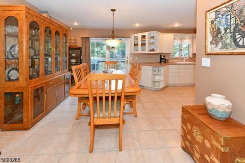 310 Spencer Pl, Paramus, NJ 07652 photo 6