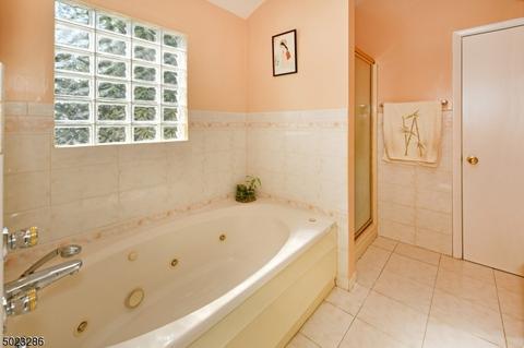 310 Spencer Pl, Paramus, NJ 07652 photo 13