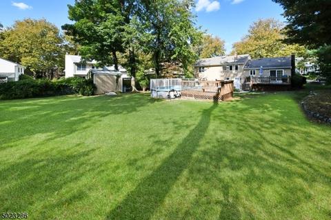 310 Spencer Pl, Paramus, NJ 07652 photo 2