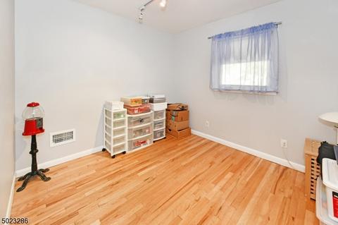 310 Spencer Pl, Paramus, NJ 07652 photo 16