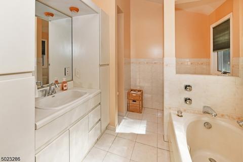 310 Spencer Pl, Paramus, NJ 07652 photo 14