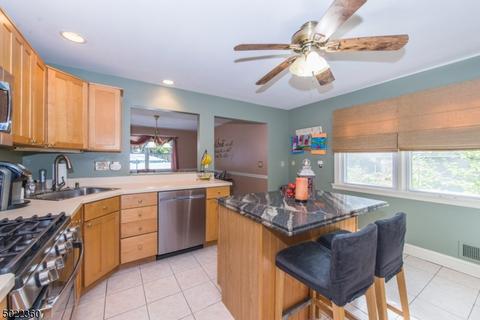 53 E Lake Trl, Wayne, NJ 07470 photo 4