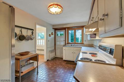 255 Henry St, Paramus, NJ 07652 photo 15