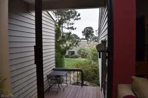5 Overlook Dr, Clinton, NJ 08809 photo 3