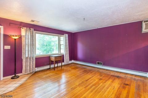 653 Colfax Rd, Wayne, NJ 07470 photo 2