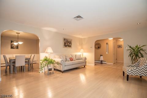 82 Ridgeview Ter, Wayne, NJ 07470 photo 12