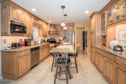 82 Ridgeview Ter, Wayne, NJ 07470 photo 4