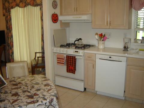 24 Manor Dr, Wayne, NJ 07470 photo 7