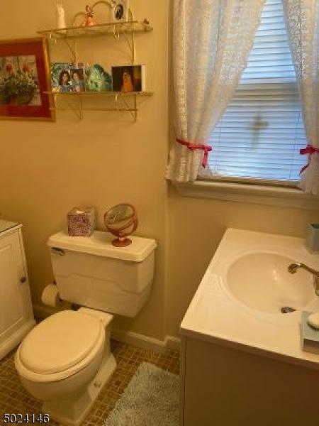24 Manor Dr, Wayne, NJ 07470 photo 13