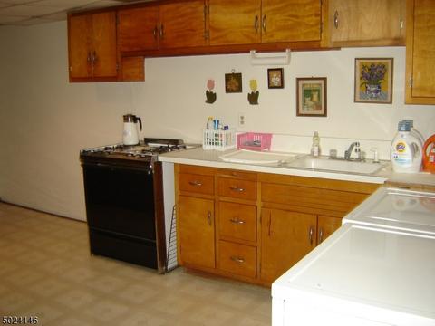 24 Manor Dr, Wayne, NJ 07470 photo 17