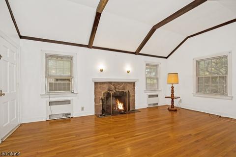 130 Beechwood Dr, Wayne, NJ 07470 photo 4
