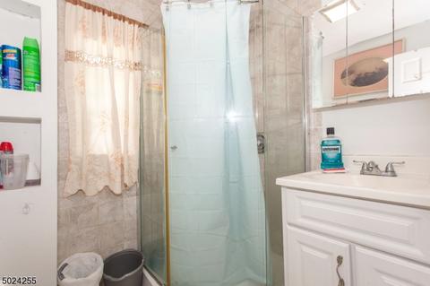 6 Sherman St, Wayne, NJ 07470 photo 8