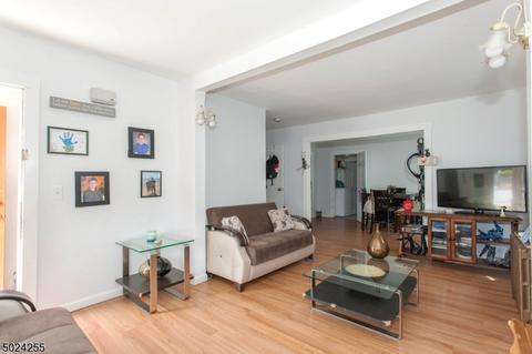 6 Sherman St, Wayne, NJ 07470 photo 2
