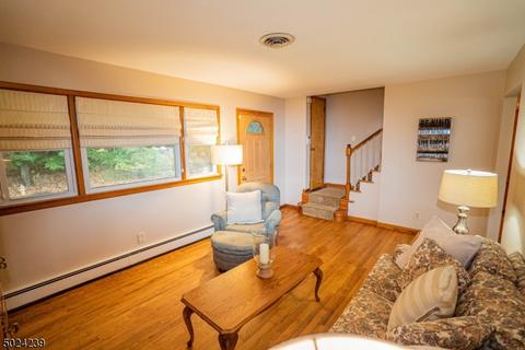 54 Colfax Rd, Wayne, NJ 07470 photo 3