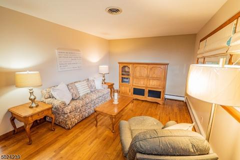 54 Colfax Rd, Wayne, NJ 07470 photo 2