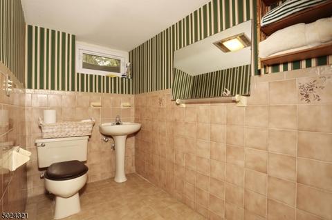 57 Waldwick Ave, Waldwick, NJ 07463 photo 22