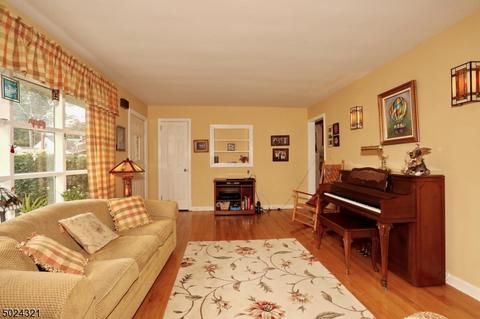 57 Waldwick Ave, Waldwick, NJ 07463 photo 4