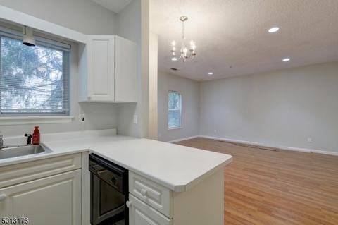 704 Brittany Dr, Wayne, NJ 07470 photo 10