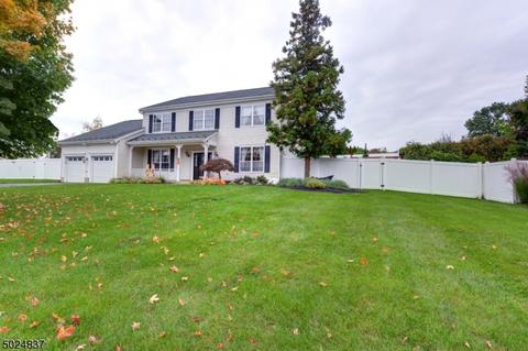 58 Atherton Ct, Wayne, NJ 07470 photo 2