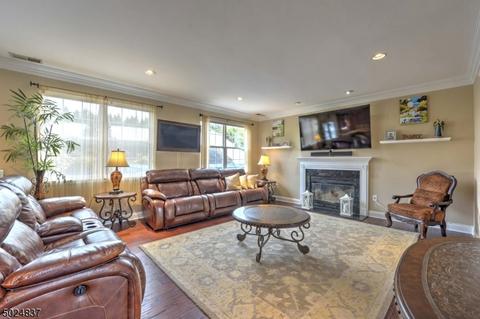 58 Atherton Ct, Wayne, NJ 07470 photo 5
