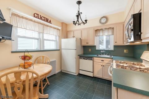 38 Dodd St, Montclair, NJ 07042 photo 5