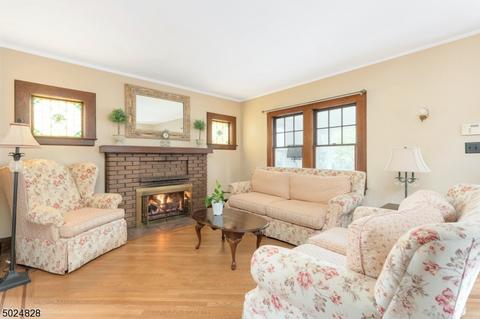 38 Dodd St, Montclair, NJ 07042 photo 3