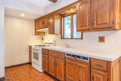 25 Dubel Rd, Wayne, NJ 07470 photo 8