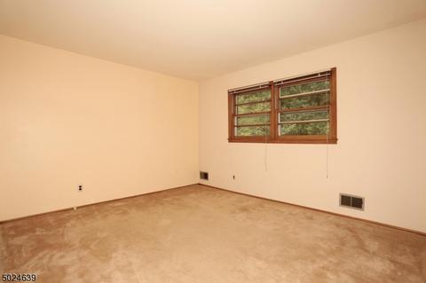 8 Mc Atee Ln, Wanaque, NJ 07465 photo 18