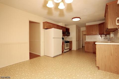 8 Mc Atee Ln, Wanaque, NJ 07465 photo 9
