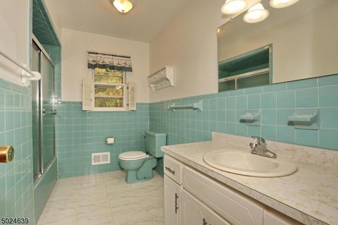 8 Mc Atee Ln, Wanaque, NJ 07465 photo 21